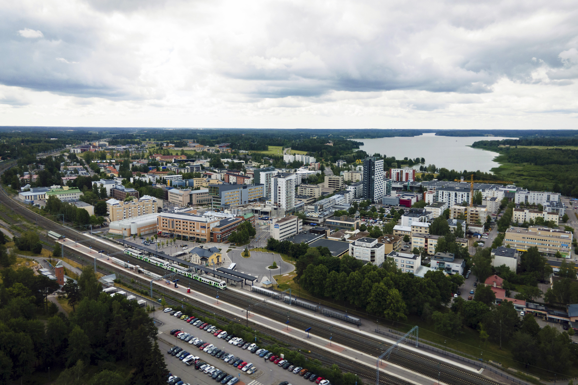 View of Järvenpää city centre and Lake Tuusula from the air.