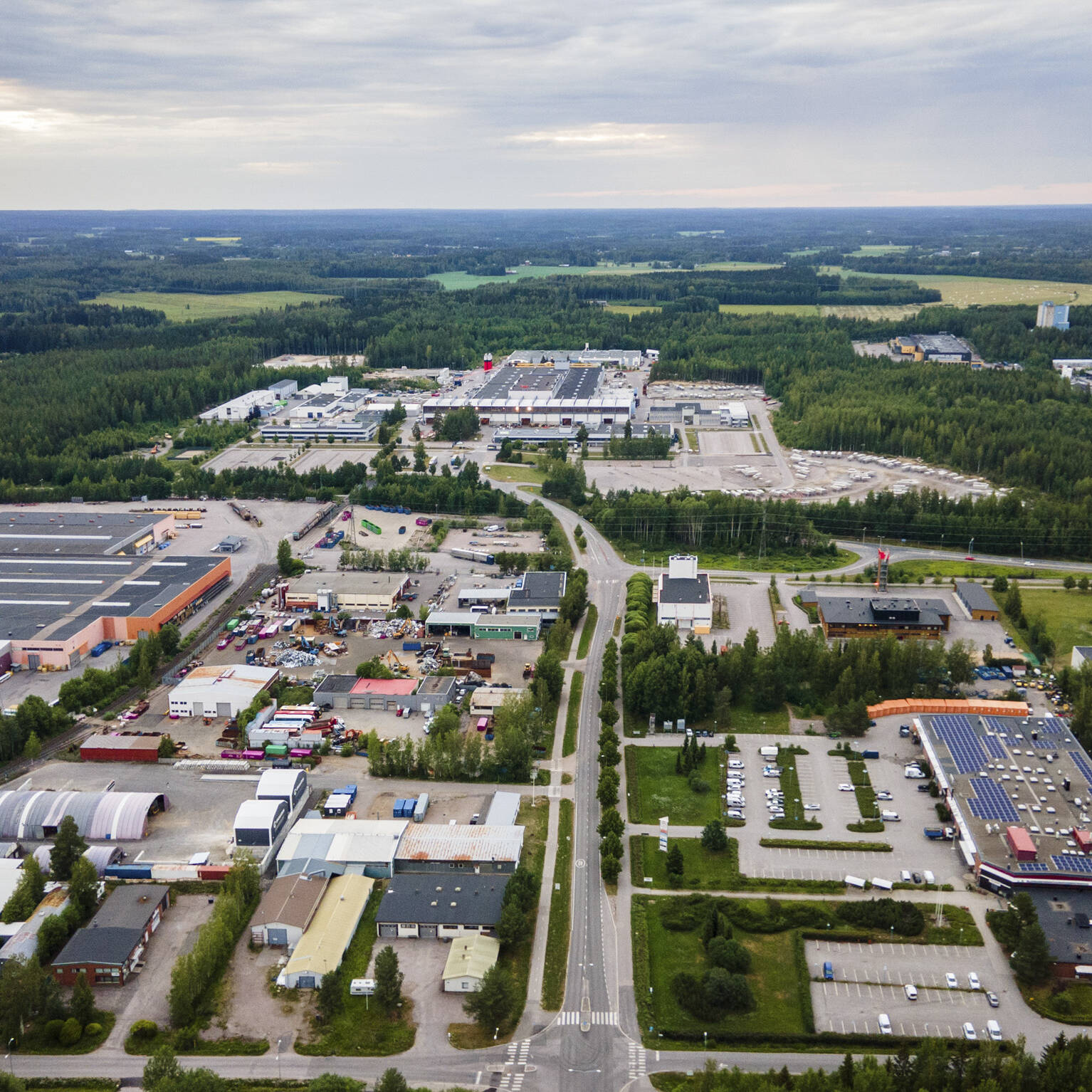 Ilmakuva Järvenpään yritysalueesta mm. Vähänummen yritysalue