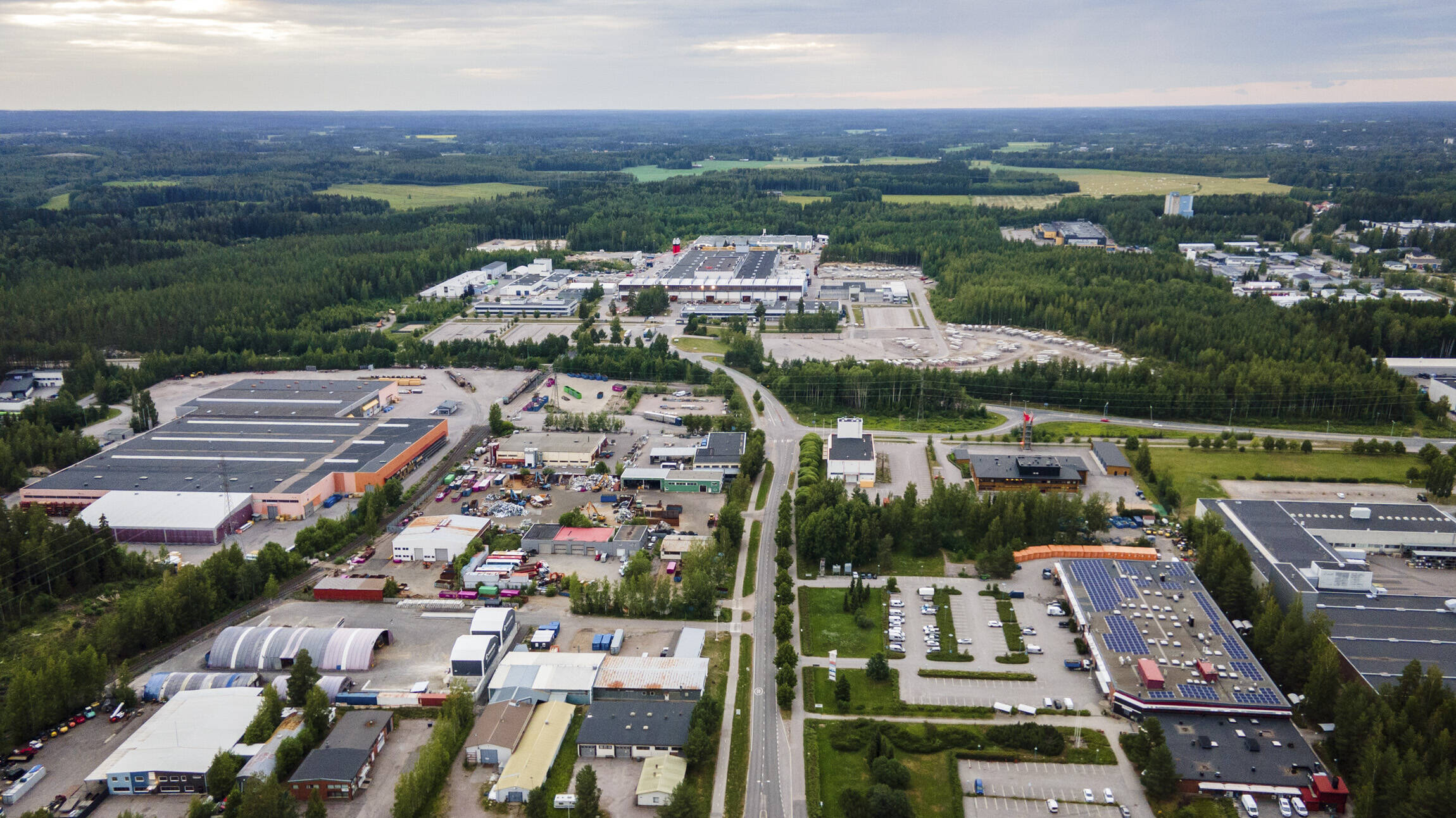 Ilmakuva Järvenpään yritysalueesta mm. Vähänummen yritysalue