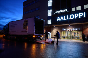 Aavan magneettikuvauslaite saapuu