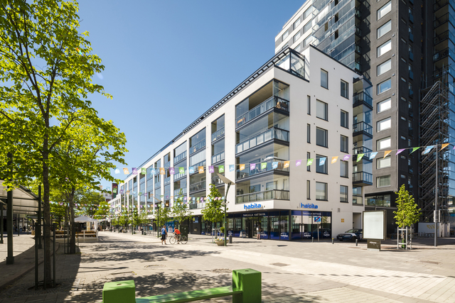 kuvassa Järvenpään keskustan kävelykatu