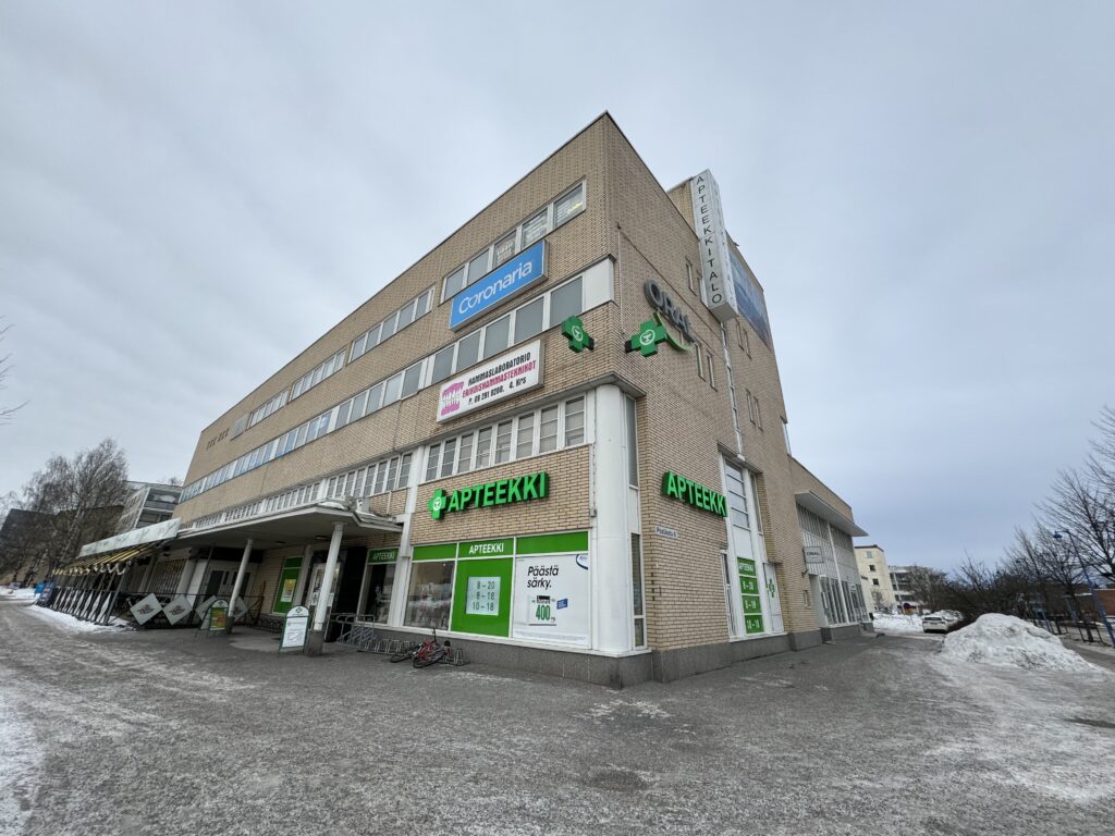 IMG_0311-Apteekkitalo-julkisivu-apteekin-kulmalta