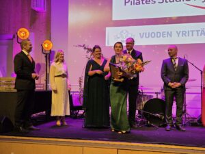 Vuoden yrittäjä 2026 Minja Jämsänen ja Business Järvenpään edustajat