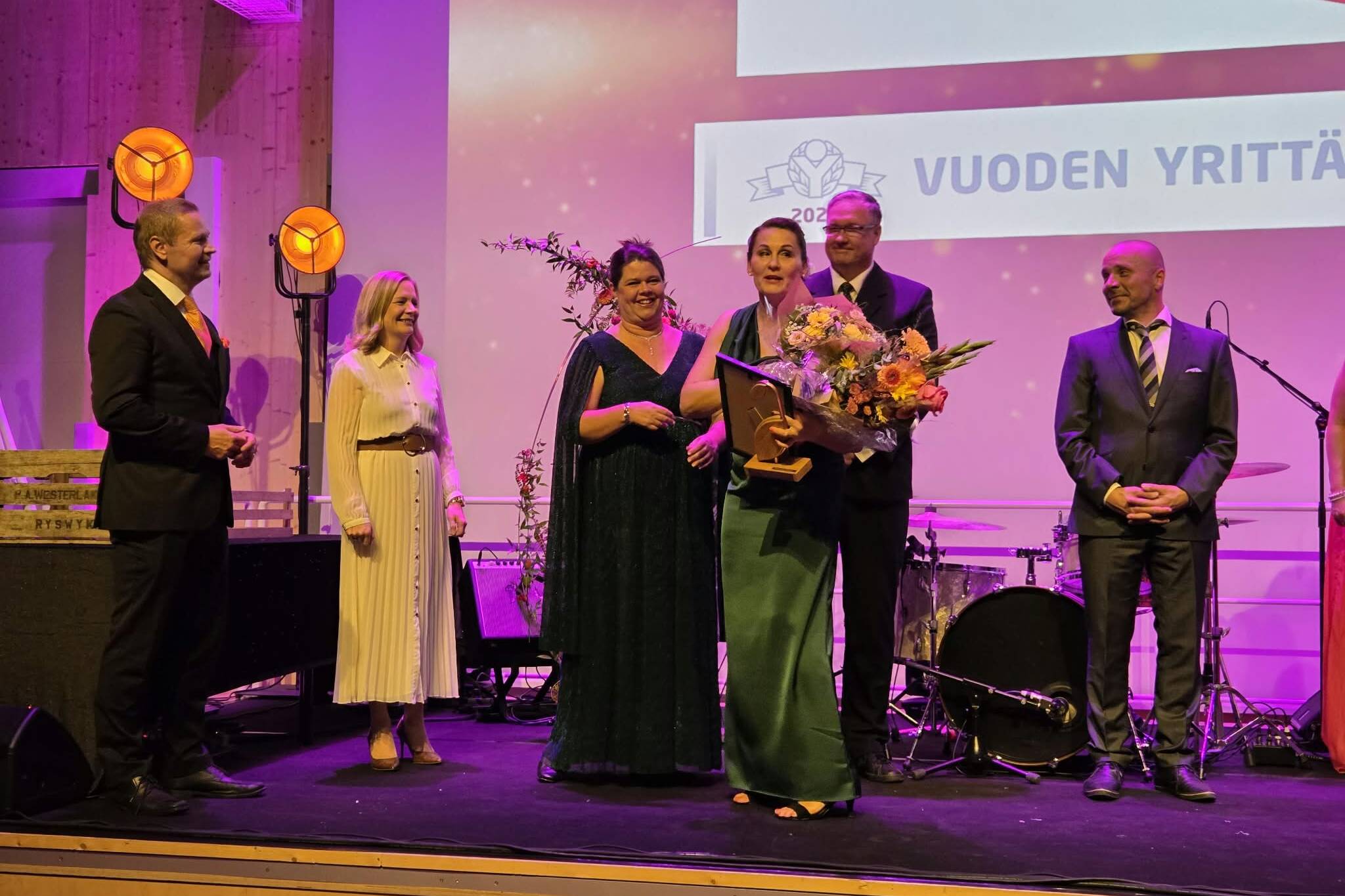 Vuoden yrittäjä 2026 Minja Jämsänen ja Business Järvenpään edustajat